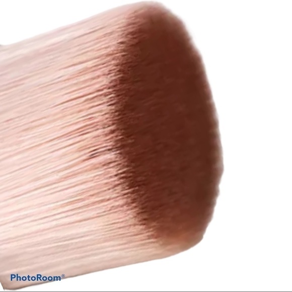 🎉⭐️HP⭐️💕Vegan Q  flawless foundation brush - Picture 6 of 13